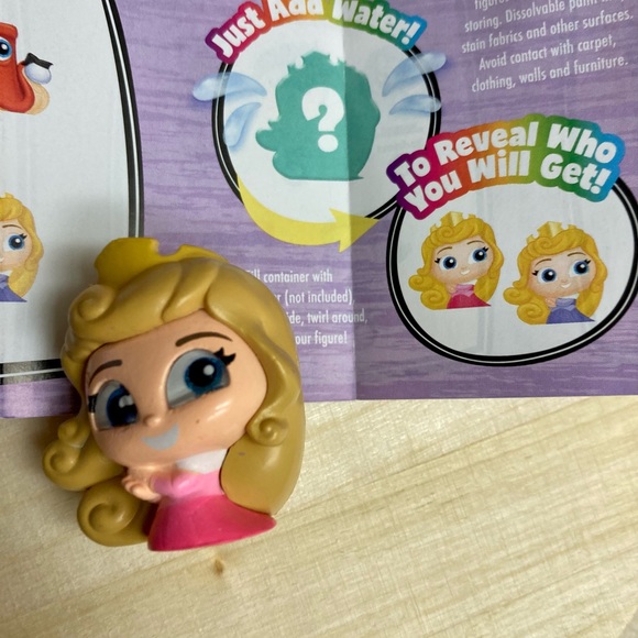 Disney Doorables Series 7 Aurora - Picture 2 of 6
